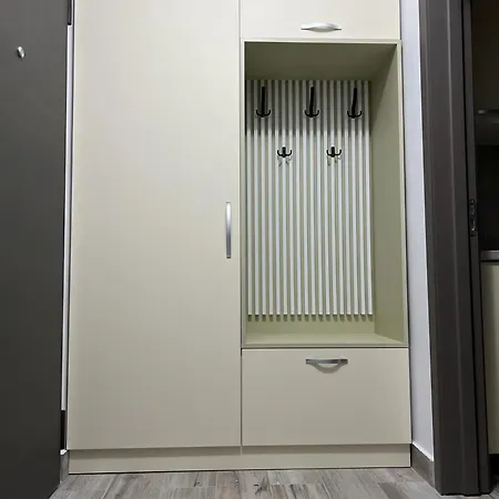 Refined Haven At Exigent Plaza - 08 *