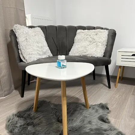 Refined Haven At Exigent Plaza - 08