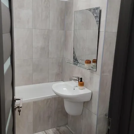 Refined Haven At Exigent Plaza - 08 Апартаменты Бухарест