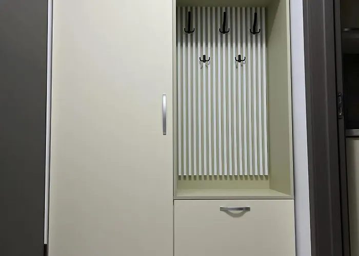 Refined Haven At Exigent Plaza - 08 *