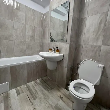 Apartment Refined Haven At Exigent Plaza - 08